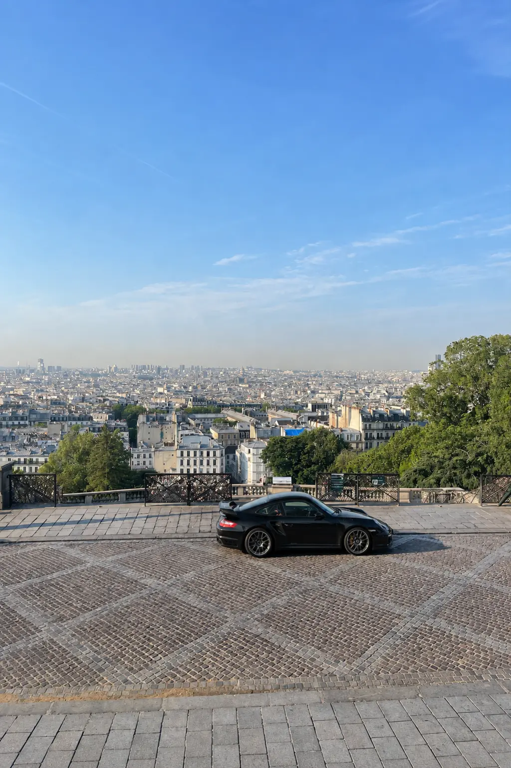 Porsche 997 GT2 Clubsport noire dans Paris